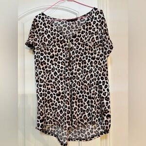 Fifty street top ladies size xl leopard short sleeve